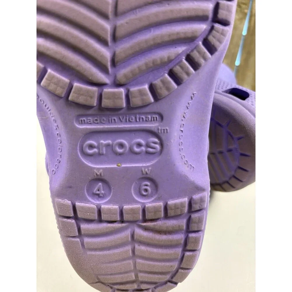 Crocs Classic Clog Kids Mens 4 / Women’s 6 Purple Slip-On Comfort Shoes